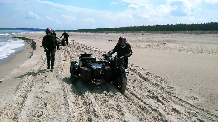 Piach wciąga, czyli IV Zlot BMW R75 i Zündapp KS750 — zdjęcie