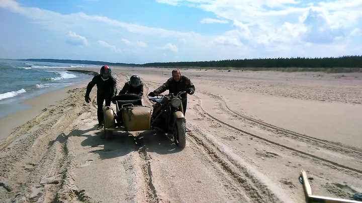 Piach wciąga, czyli IV Zlot BMW R75 i Zündapp KS750 — zdjęcie